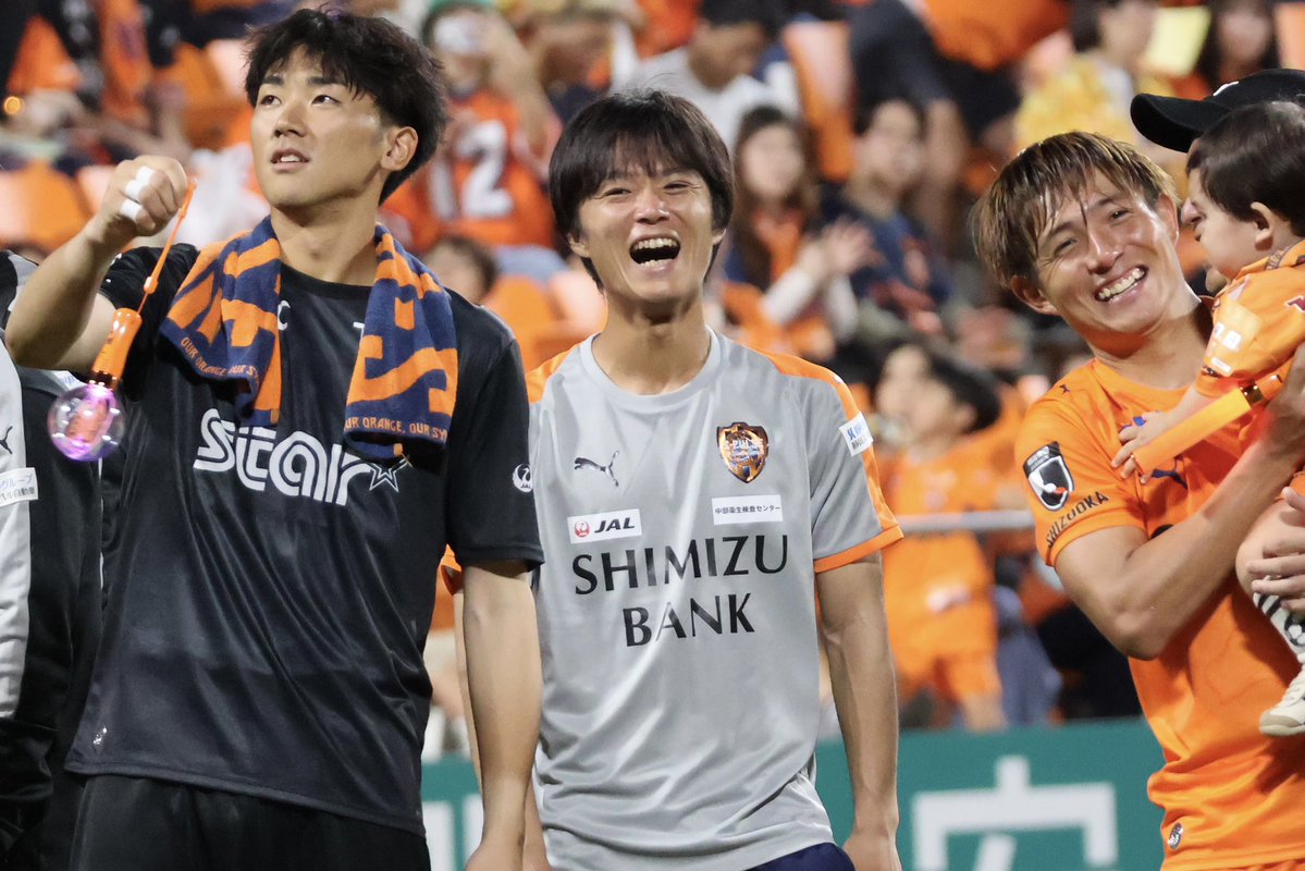 ___192171's tweet photo. めちゃめちゃ笑顔です꒰՞⸝⸝⭐️ ·̫ ⭐️՞꒱
ナイスゴール⚽️ https://t.co/rDOHnBpuvr