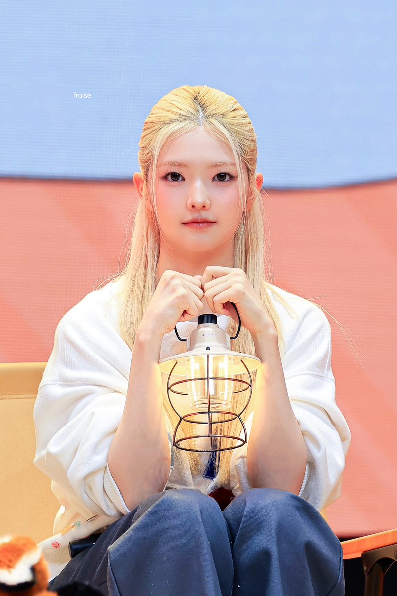 fraise_hee1011's tweet photo. 260919 FAN PARTY
#서희 #SEOHEE
#튜이드 #TUIDE https://t.co/Gw9hwSzgqx