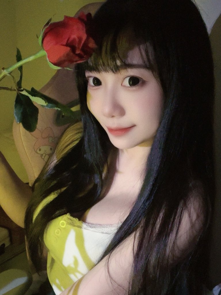 victor2646's tweet photo. 現在無聊唷～
想打炮
有沒有學生弟弟
或者處男弟弟
打完炮我可以請你吃飯
感覺好也可以做固炮喔
有來報名的嗎 https://t.co/lB0RIhgi8H