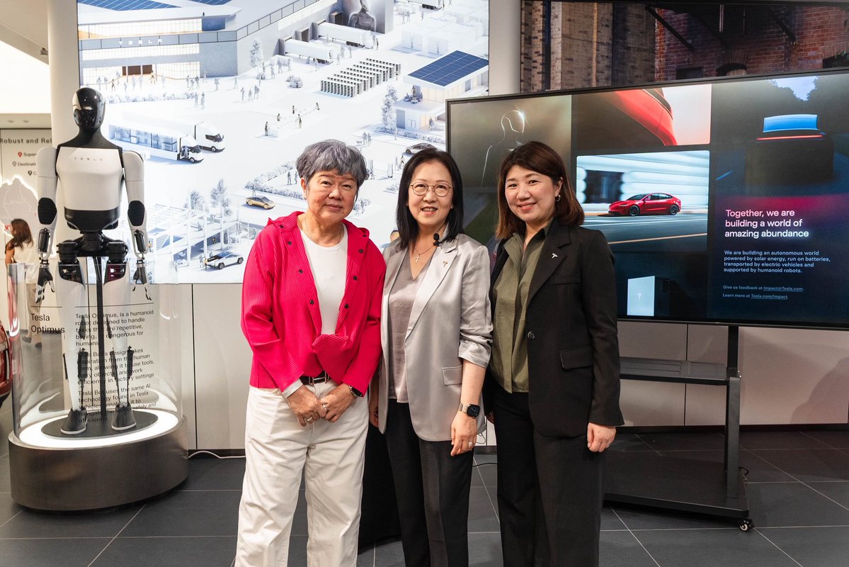 Future_Tesla_x's tweet photo. New Tesla location at Mid Valley Megamall

View &amp; test drive Model 3, Model Y &amp; Model Y L. Open daily from 10am - 10pm https://t.co/t9Pe2ZSew0
