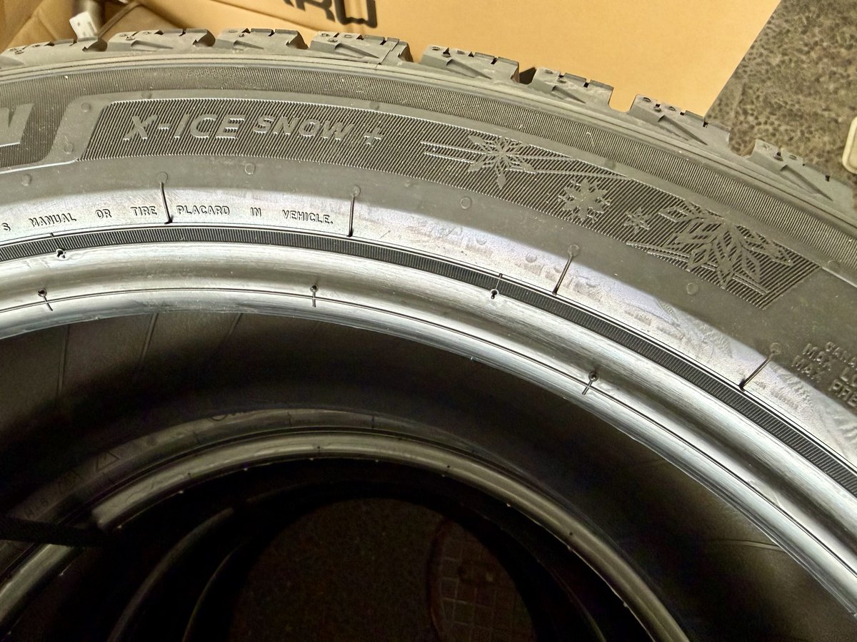 b_ik_o's tweet photo. 冬に向けてスタッドレスタイヤを購入！26年21週製のミシュランX-ICE SNOW+！
ディーラーでホイールに組み付け、ディーラー倉庫に有償で保管してもらってます https://t.co/YNc5yqTGQl