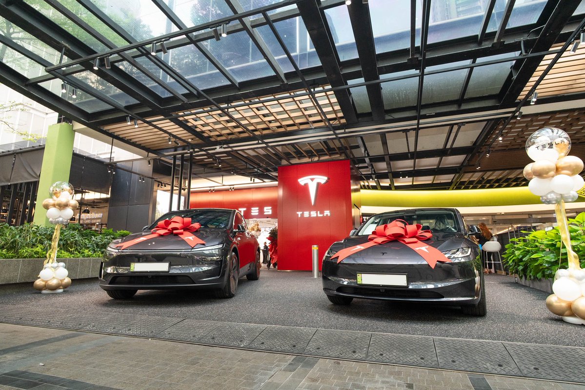 Future_Tesla_x's tweet photo. New Tesla location at Mid Valley Megamall

View &amp; test drive Model 3, Model Y &amp; Model Y L. Open daily from 10am - 10pm https://t.co/t9Pe2ZSew0