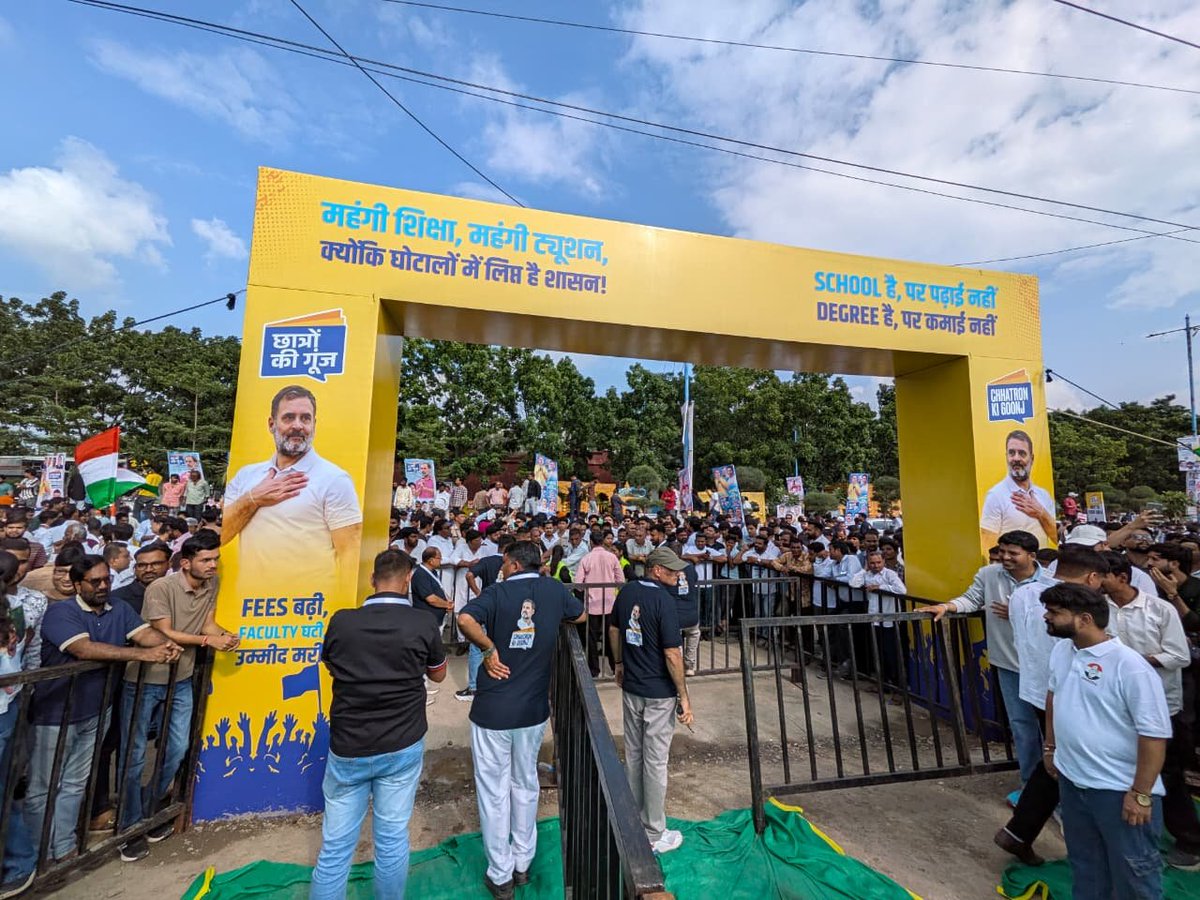 PunamPaswanINC's tweet photo. Packed inside packed outside🔥
#ChhatronKiGoonj #Indaur https://t.co/HlCZFYYE99