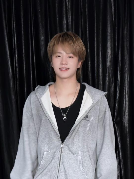 LEVINDONESIA's tweet photo. 190926 Wang Zihao LE'V Update 
https://t.co/W9I9XlU8om 

Pengiriman ke-58 berhasil 😉

#LEV #레비 #レビ
#WangZihao #왕즈하오 #王子浩 #ズハオ @LEV_Official_ @LEV_OFFICIAL_JP https://t.co/6OF2cuewZu