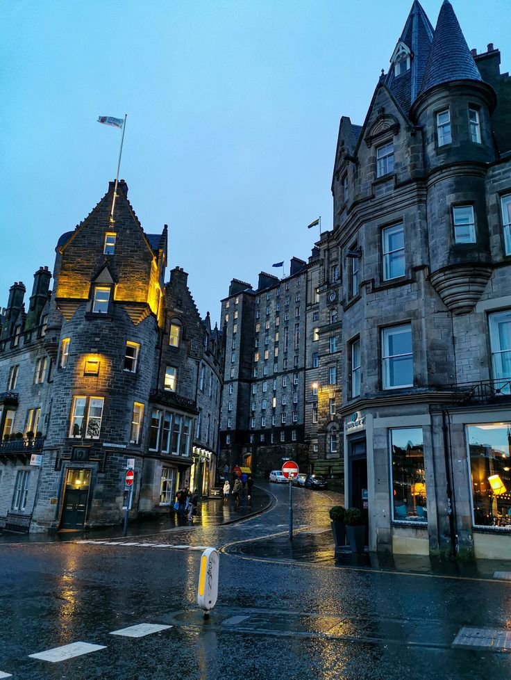 TravelBucketX's tweet photo. Edinburgh, Scotland 🏴󠁧󠁢󠁳󠁣󠁴󠁿 https://t.co/uxLfmG1LbZ