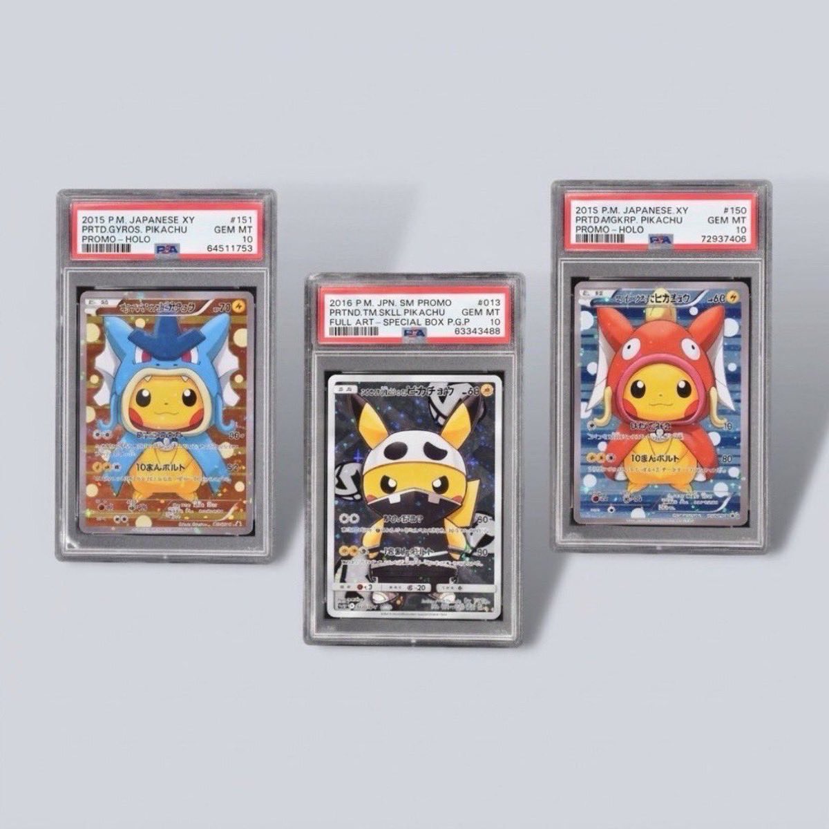 kaigo_jp's tweet photo. ／
『 ごっこピカチュウセット (PSA10) 』を
抽選でプレゼント🎁✨
＼

📣応募方法
①このアカウントをフォロー👤
②このポストをリポスト🔁
③プロフィールのリンクから当選結果を確認🎯

📣応募期間
⏰〜9月30日23時59分まで

抽選ツールを使用し、
当選者にはDMで連絡します📧 https://t.co/2m2m9XkHdl