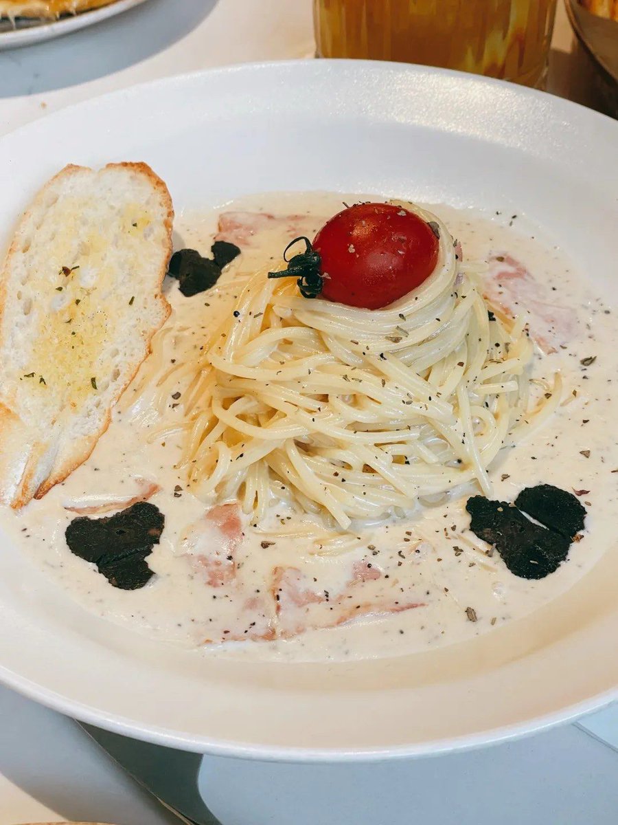 grayy187377's tweet photo. Just discovered the best hidden spot for creamy truffle pasta in Brooklyn! Rich, aromatic, and perfectly al dente—worth every bite and the short subway ride. https://t.co/CfpqCcakKm