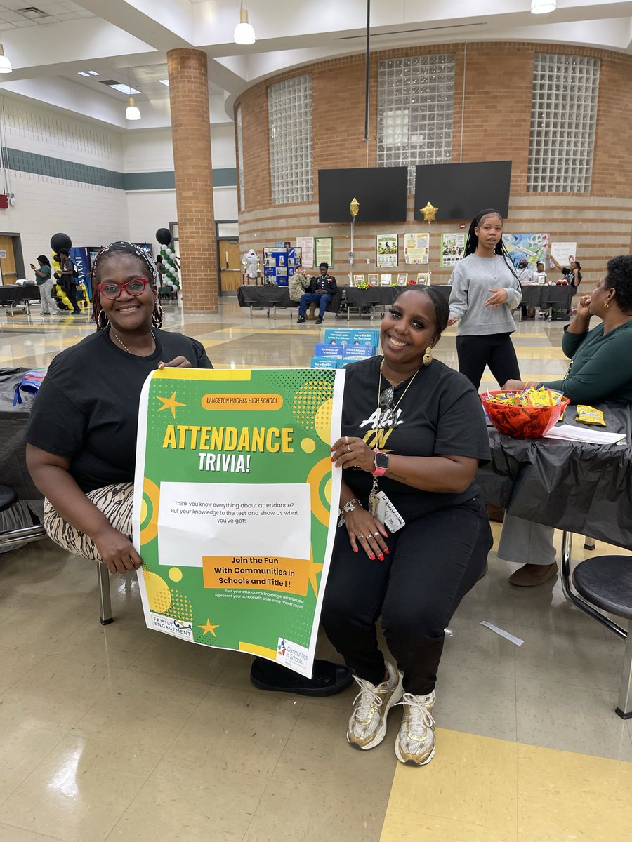 DrLyons_Den's tweet photo. It’s always a great night when the whole cluster comes together! 💚💛

Cluster Night at LHHS was filled with Panther Pride, community, and future Panthers getting a glimpse of what’s ahead. 🐾

One cluster. One community. One Panther Family.

#PantherPride  #LHHS #ClusterNight https://t.co/q6NN3vhBdT