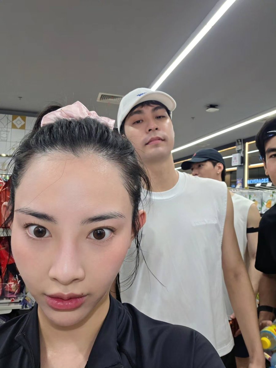 Pikkykiki's tweet photo. สาววาย หนุ่มวาย ตุวจีงงง
#KristPerawat
Igs wawamaripha https://t.co/2ychLPSGrY