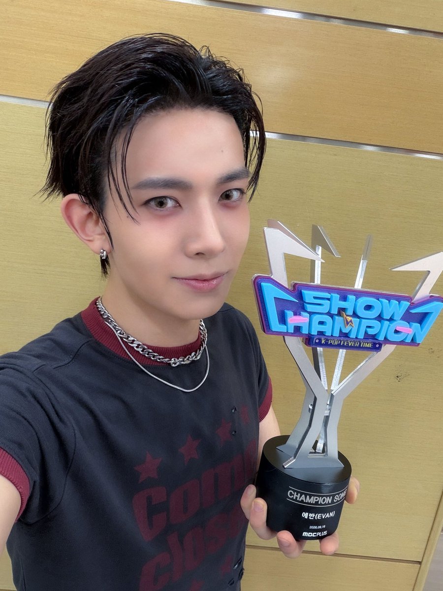 hsngpilled's tweet photo. CONGRATULATIONS TO #EVAN ON TONIGHT’S WIN

this places heeseung at 16 soloist awards in 2026 🙌

🏆 UPICK Global Choice Award 
🏆 STAGE M PICK Show! Music Core [EP.952]
🏆 FAN's Stage Pick KBS Music Bank
[EP. 1297]
🏆 STAGE M PICK Show! Music Core
[EP. 953]
🏆 STAGE M PICK Show! Music Core [EP. 954]
🏆 FAN's Stage Pick KBS Music Bank [EP. 1298]
🏆 Kpop First Time Championship Winner [Tencent Music]
🏆 Kpop Best Solo Artist [Tencent Music]
🏆 Kpop Most Recommended Song Top 5 (Ride or Die) [Tencent Music]
🏆 Kpop Best High-soning song Top 10 (Ride or Die) [Tencent Music]
🏆 it's Live BEST PICK
🏆 TIMA GLOBAL K-ARTIST Award
🏆 Best All Rounder Musician Award
🏆 THE SHOW [EP.399]
🏆 SHOW CHAMPION [EP.612]
🏆 "World Best Wave" at the 2026 The Fact Music Awards.