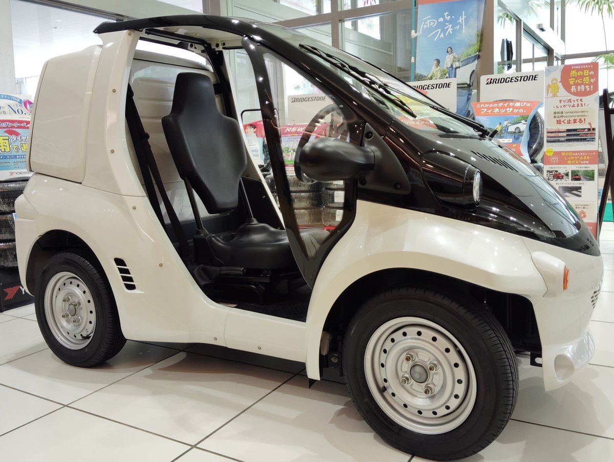 Ai300198201's tweet photo. このカラーははじめてみれました。
#コムス
#COMS
#トヨタ車体 https://t.co/Q0KGCaWfOe