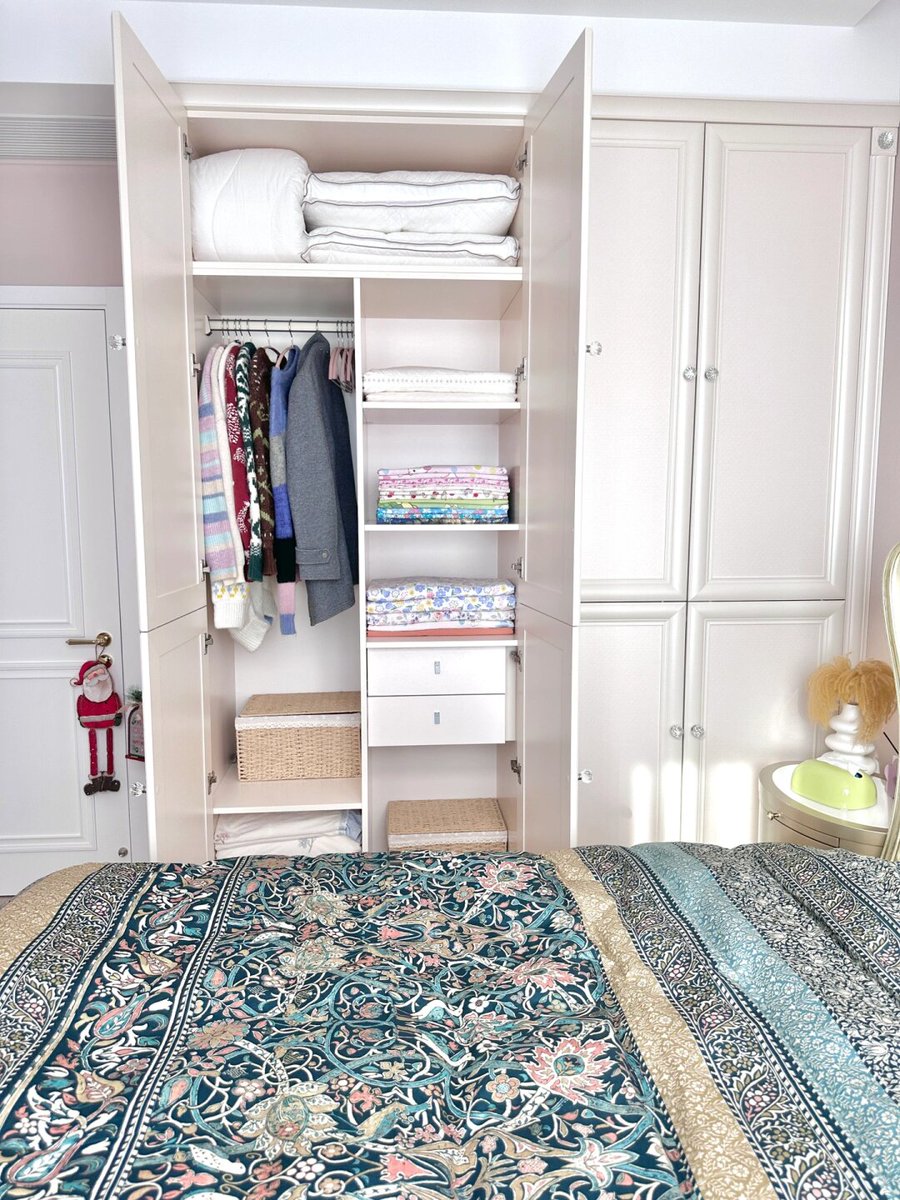 rosyf613208's tweet photo. Spring cleaning win! Just sorted 10+ old books and clothes from my closet, donated the usable ones, and feel so much lighter. Small step, big vibe boost ， https://t.co/taQINndJJD