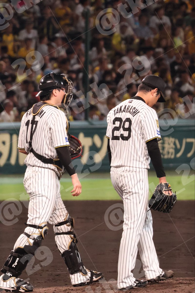tkh_29's tweet photo. はるとら⊂(  ᴖ ̫ᴖ)⊃ ⊂(ᴖ ̫ᴖ  )⊃🎶

靴紐結んでるはるとさんに話しかける寅威さんの構図めっちゃお母さんすぎた🥹

2026.09.17 📍阪神甲子園球場
#髙橋遥人 選手
#伏見寅威 選手 https://t.co/2U8ri4SglZ