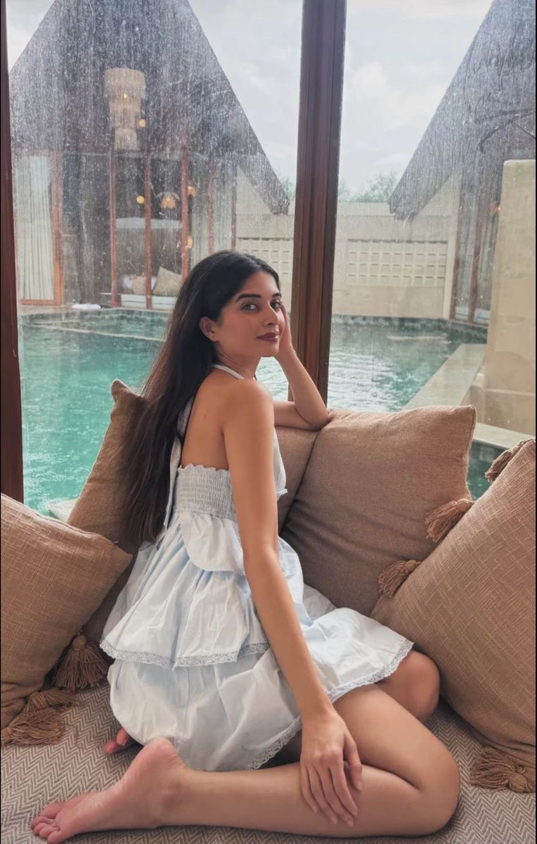 SharmaBhavZOFC's tweet photo. A little date with herself 🩵

#BhavikaSharma #SeherHoneKoHai https://t.co/ePE7aN62jv
