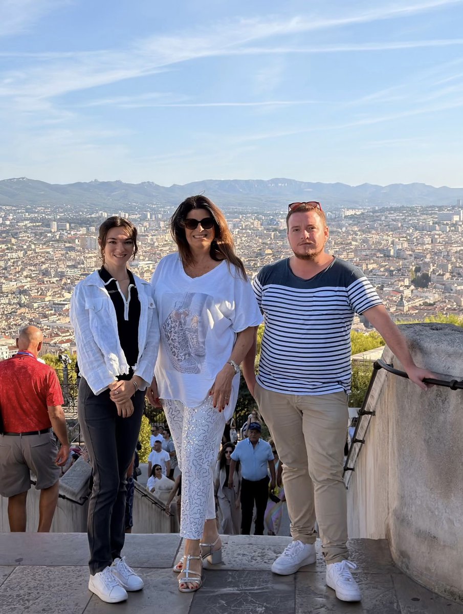ParodiClemence's tweet photo. 🩵 Pour les journées 
européennes du patrimoine,  
ce matin, direction la Bonne Mère pour découvrir le musée de Notre-Dame de la Garde et sa magnifique exposition « Faïence &amp; Dévotion », consacrée aux faïences de Marseille et de Moustiers des des XVIIe et XVIIIe siècles. 💙 https://t.co/3pboyhAYnZ