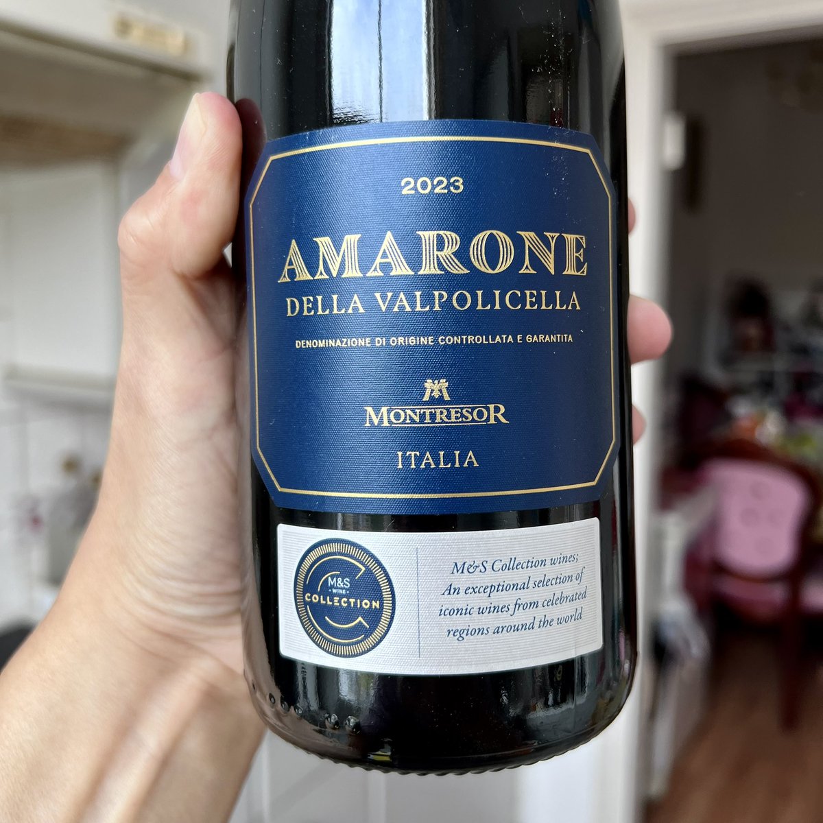 bellaphon's tweet photo. M&amp;S Collection Amarone 2023.
Steak, sunny-side ups and hom mali.
.
.
.
#fillet #eggs
#wein #vinho #wine #vino #winepairing #Italianwine #Valpolicella #vinoitaliano #amarone
#londonfood #londoneats #jancisglass https://t.co/8Oy74SvqTK