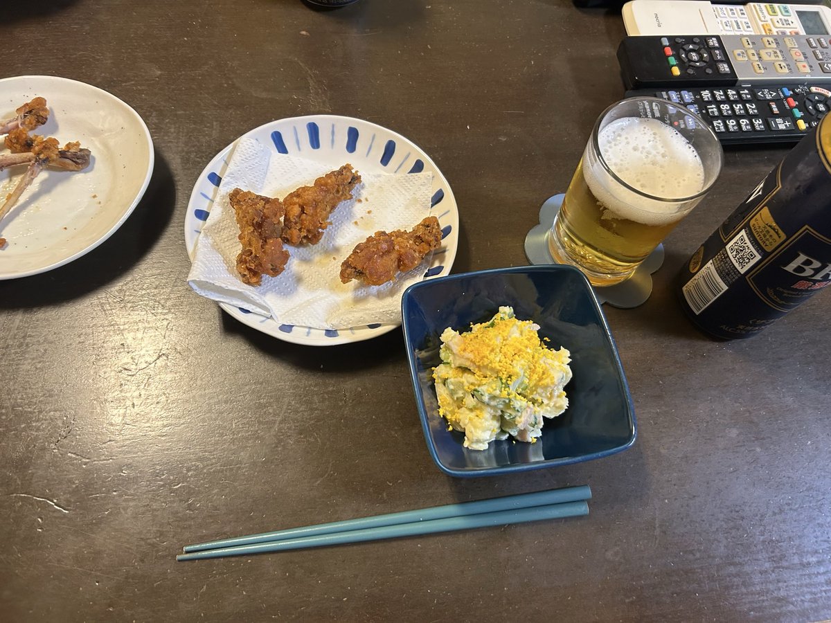 yatuetaka's tweet photo. お疲れさん🙇‍♂️🙋‍♂️今日も雨☔降った
だんだん秋の気配かな🤭食欲の秋に
なりよるばいホークス⚾️〜まけほ〜
優勝🏆したし何ちゃない😄前田君の
連勝は惜しかったばい🙇‍♂️🙋‍♂️乾杯🍻😋🥂
今日はミートソーススパゲッティ🍝😋 https://t.co/U1hgu4Q1V2