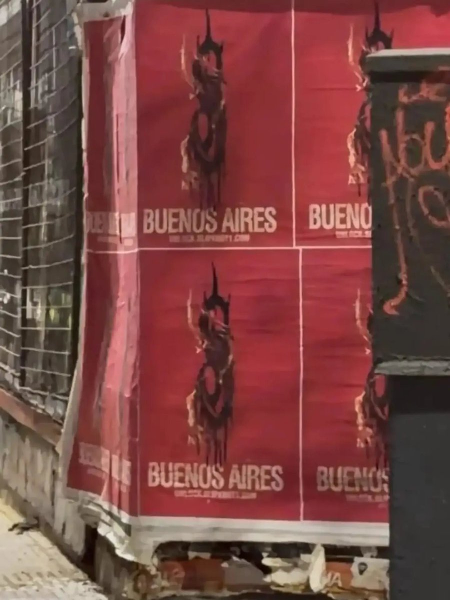 ConfereRock's tweet photo. Vem aí? Cartazes do #Slipknot foram vistos em Buenos Aires na Argentina! Será que indica uma possível volta da banda a América do Sul? https://t.co/MSDgbr0jQk