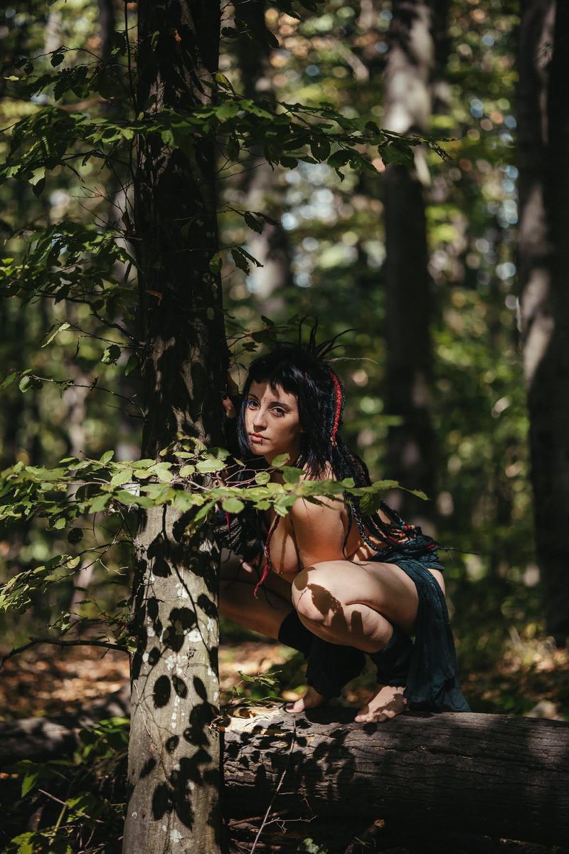 lolabbgrl's tweet photo. Would you approach me in the forest? Being nude in nature has always been what makes me feel truly like myself ❤️ https://t.co/horrAj7c4I
