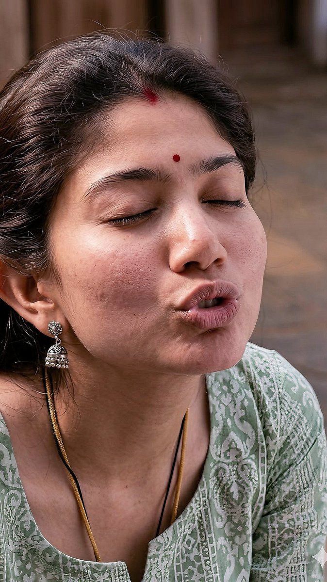 FaceCardHD_'s tweet photo. Sai pallavi  Face is  enough ❤️‍🔥💦 https://t.co/cyRgN4FlGd