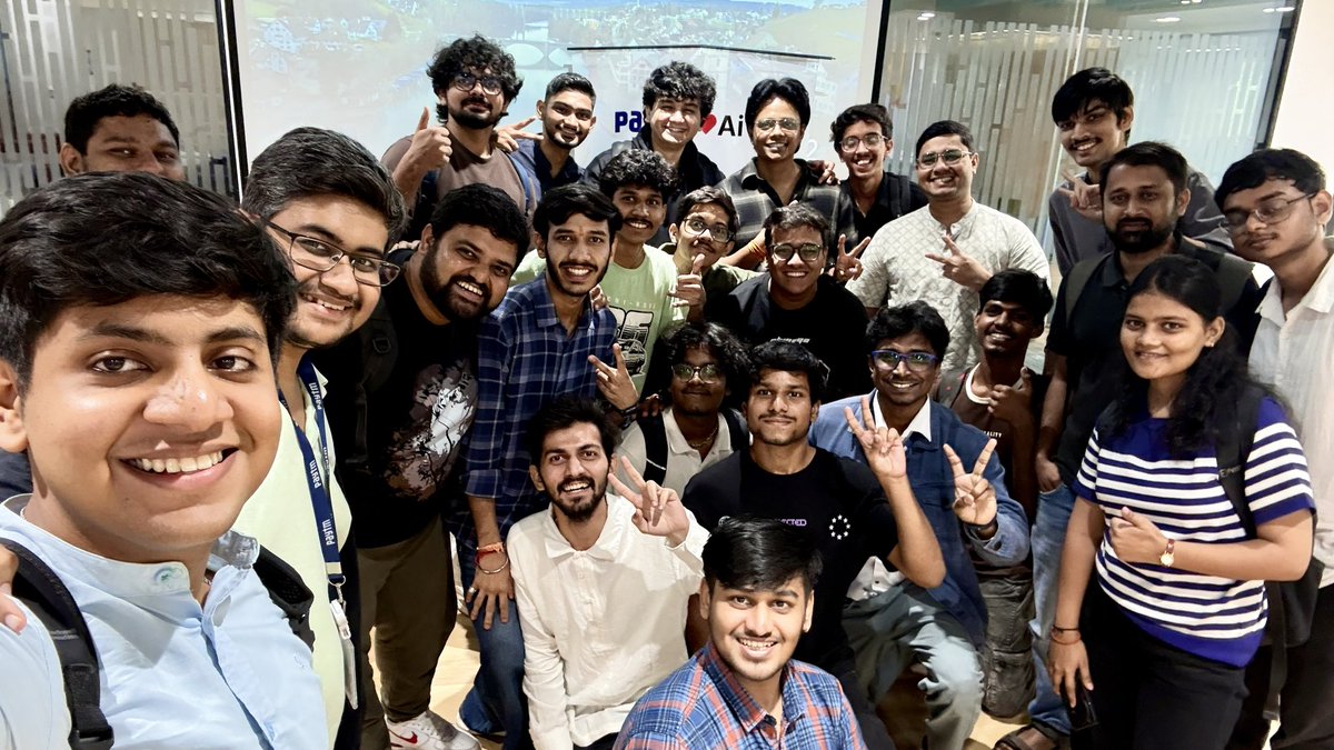 _yogeshsingh's tweet photo. @AmanGxpta @SwiftNagpur @swiftdelhi @swiftkolkata @SwiftChennai @SwiftHyderabad @harshil @p16r_ @AvidRush94 What an amazing day of Swift Mumbai Meetup at Paytm! 🚀

Thanks to everyone for making this a truly engaging &amp; memorable one! 🤩

#swift #mumbai #apple #ios #developer #buildinpublic #iphone #tech #meetup #event https://t.co/p7KH9fzQ1G