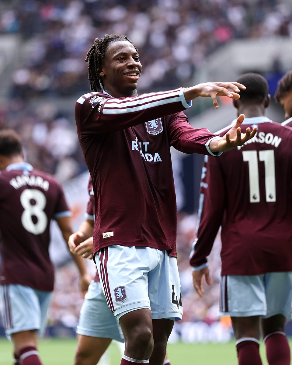 OfficialFPL's tweet photo. Welcome to #FPL, Johan Manzambi 🤝 https://t.co/ULs6vY1stv