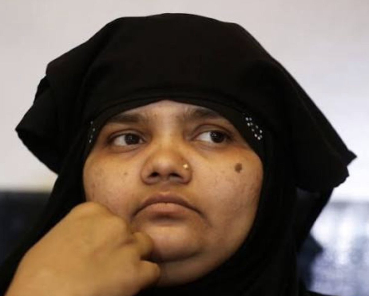 Muslim_ITCell's tweet photo. Bilkis Bano Case: Gangrape & the murder of seven members of her family during the 2002 Gujarat riots.

Rapist & Killer Radheshyam Shah Gets 7-Day Parole.

The Gujarat High court ordered a ₹10,000 personal bond, police-station attendance on the 3rd and 5th days.

And surrender to jail authorities when the seven-day period ends. #BilkisBano #IndianMuslims