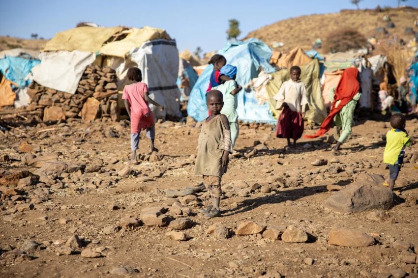 HorrorHijabi's tweet photo. Currently as we speak, Sudan is facing one of the WORST humanitarian crisis’s right now because of the UAE.  Now, I don’t know why everyone commenting this believes the people asking for a UAE boycott somehow support America but Sudan is being actively ignored by EVERYONE https://t.co/cn3EtKwRsH