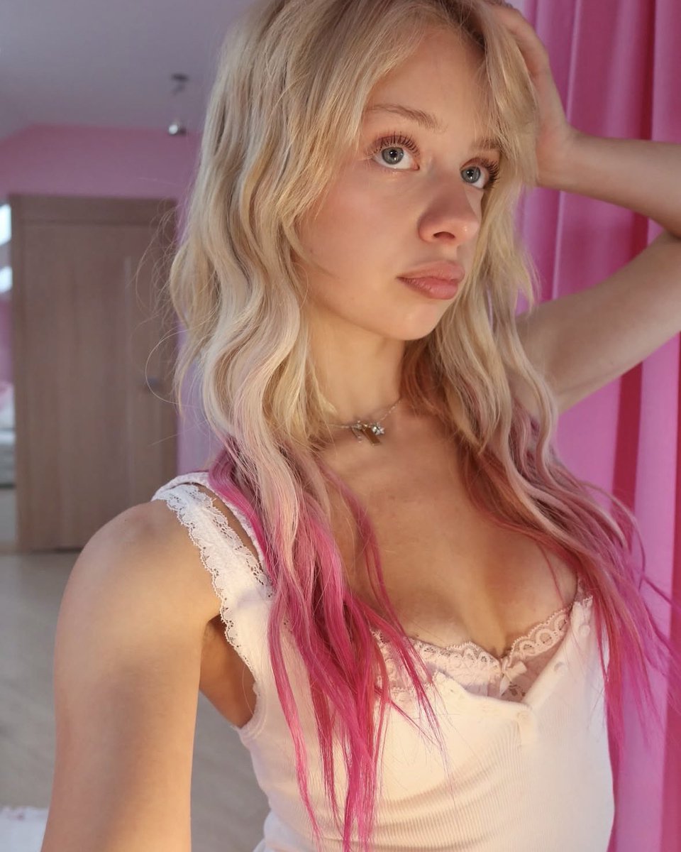 lyrika_sturmal's tweet photo. my favourite polish thinspo https://t.co/47pDr8G4X7