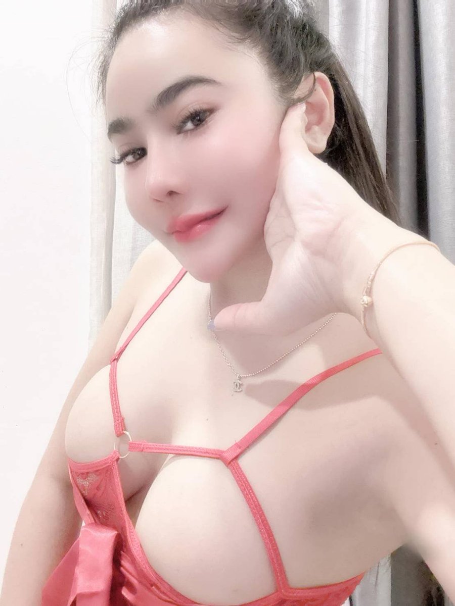 RicardoMorbtxb's tweet photo. อบและจัดเสิร์ฟ: นำเข้าอบที่อุณหภูมิ 150 องศาเซลเซียส เป���นเวลาประมาณ 60-70 นาที จนหน้าเค้กสุกเป็นสีน้ำตาลทอง เมื่อสุกแล้วให้รีบนำออกจากพิมพ์มาพักบนตะแกรง ตัดเป็นชิ้นพร้อมทานขณะอุ่นๆ #ปัตตานีนวดรับงาน https://t.co/HNsoLjY3G4