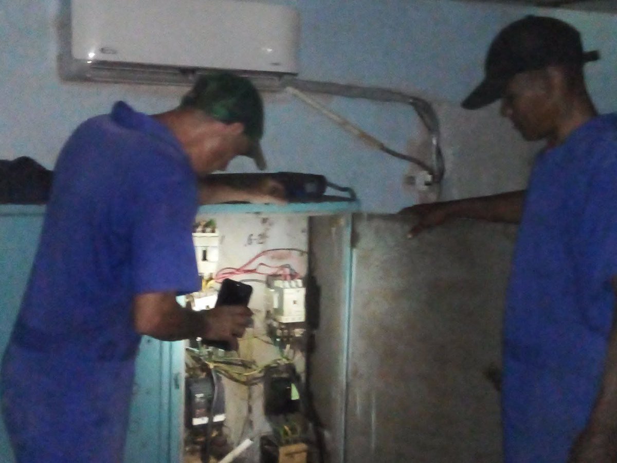 EfrenPeleg59903's tweet photo. Los industriales realizan diagnósticos en las áreas y revisión de los motores en el central #Siboney #Azucareros #PorCamagüeyTodo https://t.co/8PQNWq5CKW