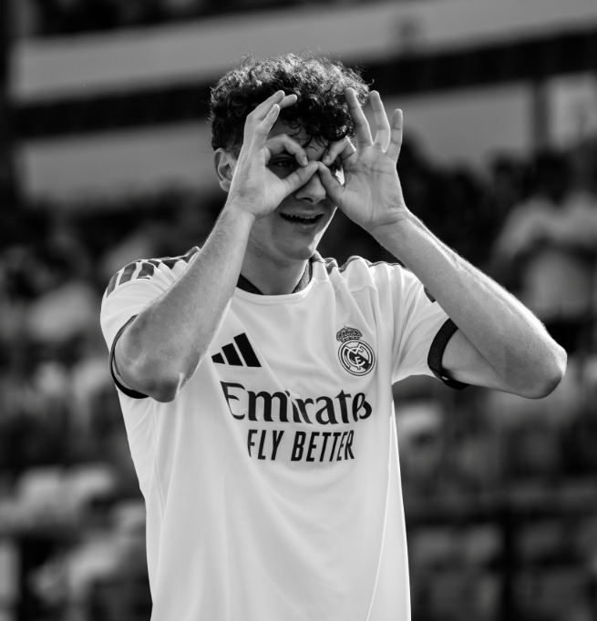 PearlsFootball's tweet photo. 🇪🇸 Fran Santamaría (18,ST) es un delantero con un olfato goleador increíble:

05/09-⚽️⚽️ vs CF Rayo Majadahonda U19
08/09-⚽️ vs Inter Milan U19
13/09- ⚽️ vs CF Talavera de la Reina U19
19/09- ⚽️ vs Santiago Wanderers U20

Vaya delnatero tiene el Real Madrid.🔥