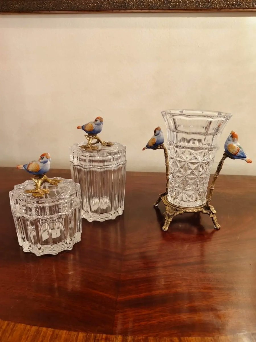 LorisHanse5u's tweet photo. Classic charm, timeless luxury. Our promise to you: 100% quality and satisfaction. For more information, please contact us at 01222219699. https://t.co/2v21MSLYCx