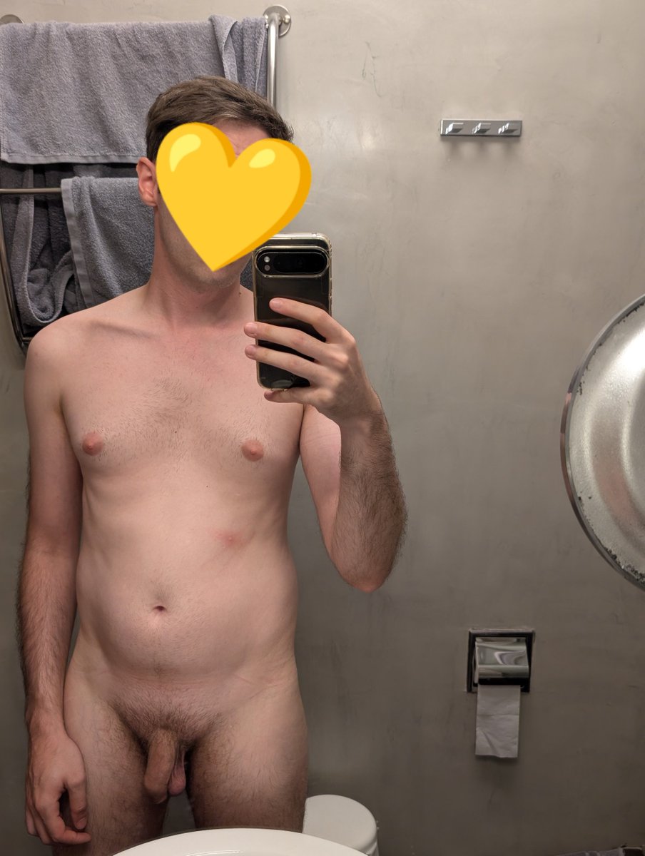 NB4476000's tweet photo. Souvenir de vacances... 🤭 #gayfrenchboy #frenchgayboy #holidays #crete #hotel #nude #rouen #tan #tanned #grece https://t.co/OFG7IXk1KI