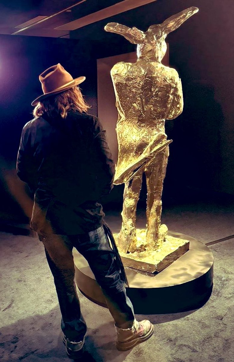 GatsbyV82246's tweet photo. Love the “Belt of Truth”
#JohnnyDeppIsART
#JohnnyDeppCREATES
#JohnnyDeppBeautifulSoul
#ArmedWithTruth 🗡️
📸林北的表’s
RedNote | 小红书 https://t.co/QuBrdU2zgT