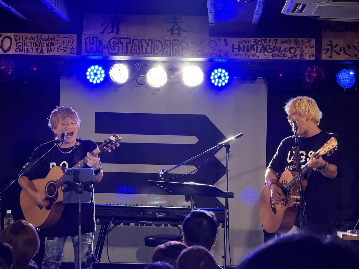 jam_kekof's tweet photo. ２人揃ってのアコギは個人的にお初でした！
最後尾スタンディングからでしたが楽しかったです！！

#影山ヒロノブ
#遠藤正明 https://t.co/zQyNLexEnv
