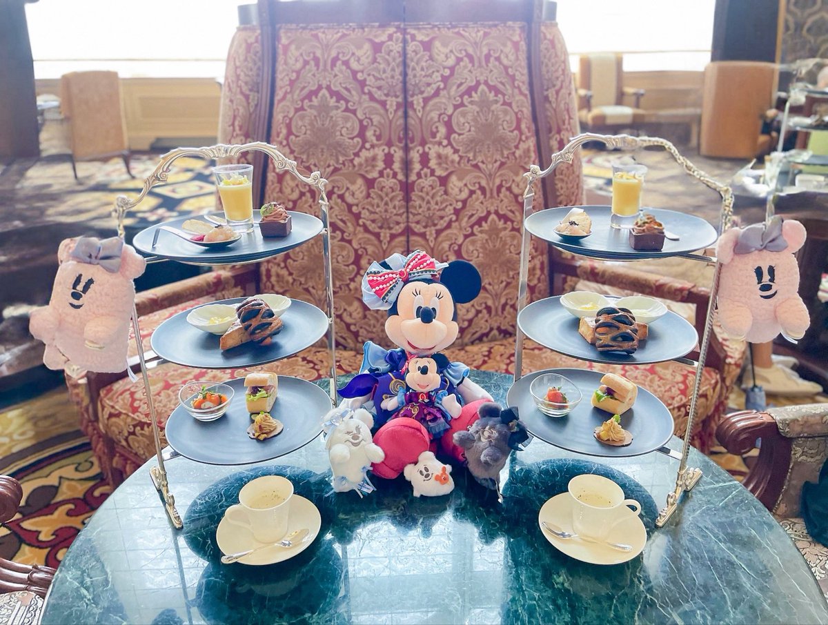 aaa_dlog0630's tweet photo. 𝘋𝘳𝘦𝘢𝘮𝘦𝘳𝘴 𝘓𝘰𝘶𝘯𝘨𝘦💜
ドリーマーズラウンジ
ディズニーハロウィンスペシャルセット🎃

秋の食材大好き人間だから好みすぎた(🫵🏻 ᴖ ̫ ᴖ)💕
特に洋梨デニッシュと紫芋のタルトが好きすぎる❕
パスタは1人前から頼めるからシェア🍝
あいかちゃんありがとう🥰
次はクリスマスに🎄.* https://t.co/CLnR4luQpQ