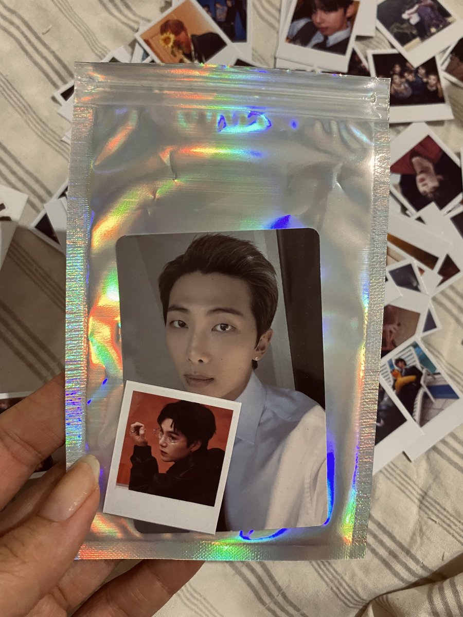 yoonginagd's tweet photo. os brindes pra vcs que vão dia 31 no show chegaram 🥹🥹🥹 https://t.co/tgTbDGR4qe