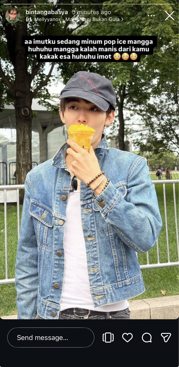 majouxxz's tweet photo. #hyeonkeon one tweet au
edisi esabibin, yang kangen esabinโฆ esabin masih #mesra kok https://t.co/YlzBx3cCnx