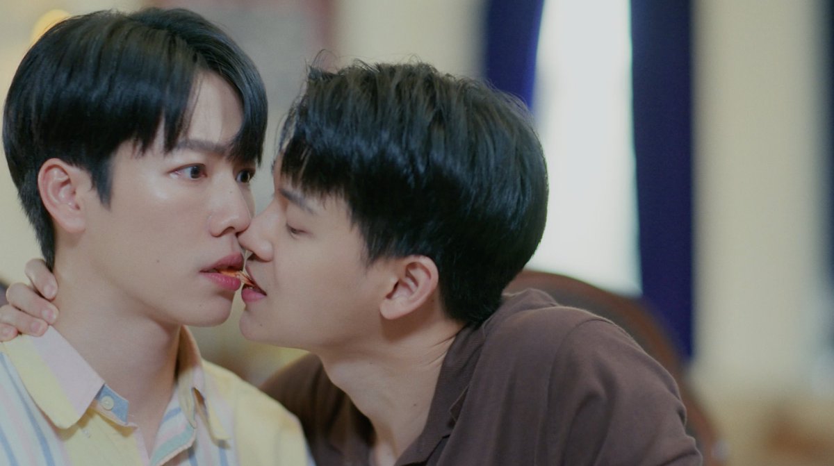 TheoryofYinWar's tweet photo. ล็อกคอเลยอะคับพี่พี่

PIL SERIES EP2
#PoliceinLoveEP2 https://t.co/kj7K7D4glh