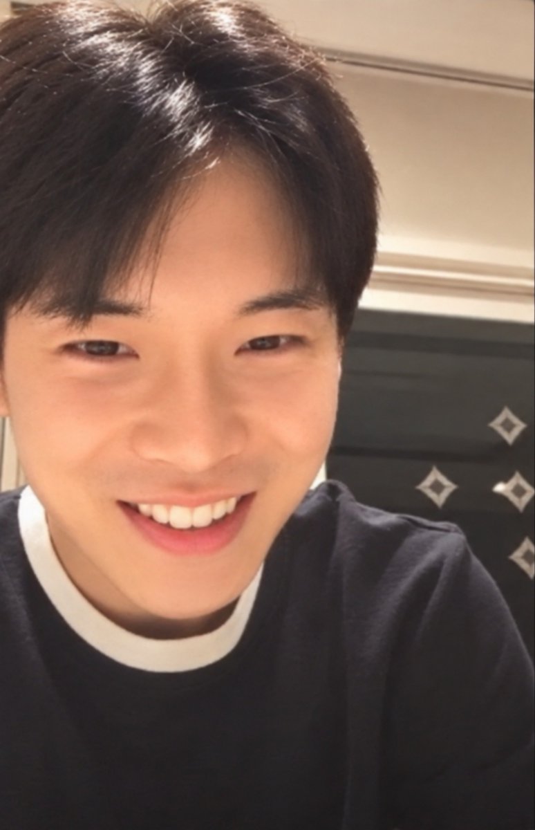 Auroradreamer__'s tweet photo. ⋆˚ 𝘐 𝘥𝘰𝘯’𝘵 𝘬𝘯𝘰𝘸 𝘩𝘰𝘸 𝘵𝘰 𝘩𝘢𝘯𝘥𝘭𝘦 𝘵𝘩𝘪𝘴 𝘮𝘶𝘤𝘩 𝘣𝘦𝘢𝘶𝘵𝘺!!! 𝖬𝗒 𝗌𝗐𝖾𝖾𝗍 𝖻𝗈𝗒𝗌. 🥺💗⋆˚࿔
#Policeinlove #Yinwar https://t.co/FmIAaMrKCW