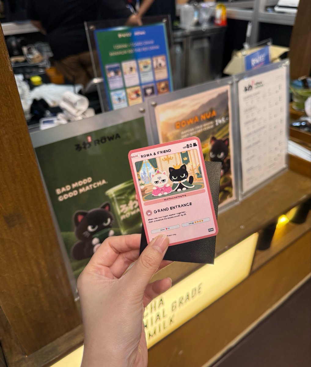 qrvnk_'s tweet photo. เช้ค เช้ค! มาชิมเมนูใหม่ร้าน #rowamatcha ที่งาน #ICONICCRAFTCOFFEEEXPO 🍵 แล้วคับบบบ อาหร่อยนัวเหมือนชื่อเมนูเลย ได้การ์ดน่ารัก ๆ ด้วยย ฟินคับบ 🤍
@rowiescoffee
#fforce_ @fforcejs https://t.co/k8P3cKvUkW