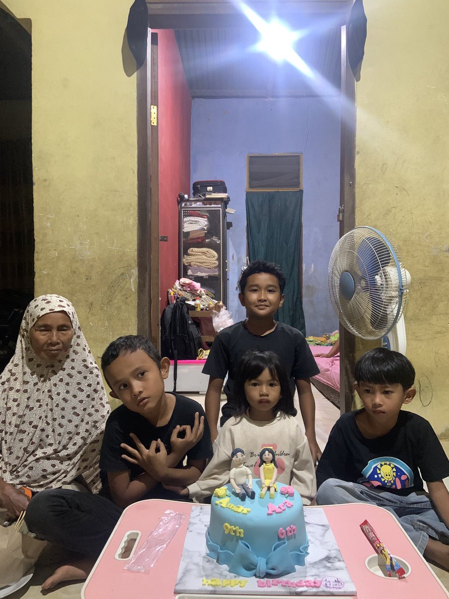 ryesmazp's tweet photo. happy birthday ara amar💓 https://t.co/4OwU8dNuZ7