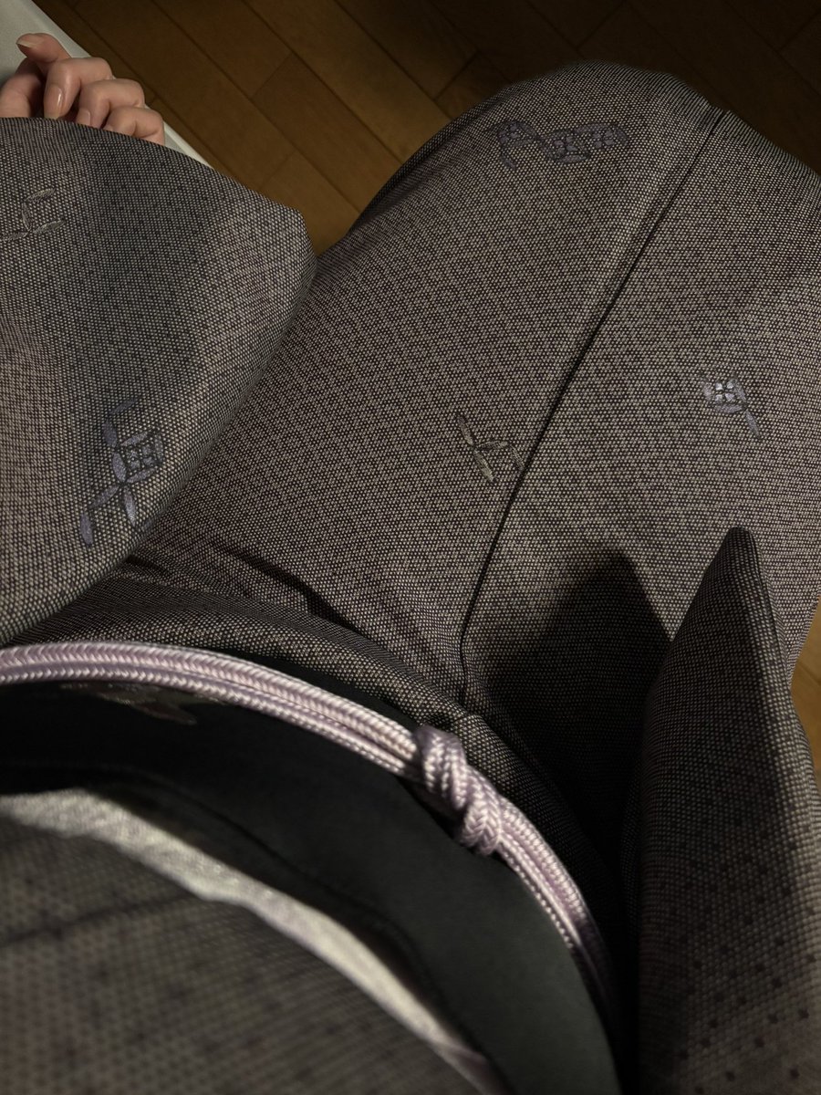mkn1_1ro's tweet photo. 今日はおばあちゃんの着物をサイズ直しした単衣とおばあちゃんの謎の八寸

お稽古は
廻り花と長板のお薄

廻り花ちょうたのしかった🌷✨🐿️🐑🪽🐾 https://t.co/zBea5yJodL