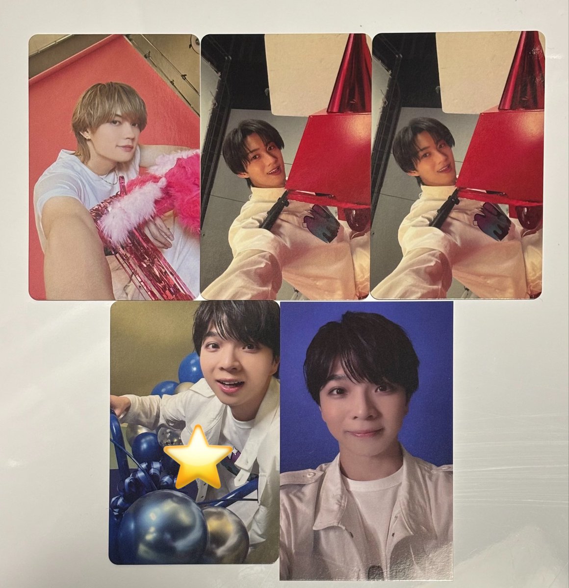 mulykq5's tweet photo. @sio_0009 初めまして。検索より失礼いたします。
当方通常版の塩﨑太智(画像の⭐️)を所持しております。
同種吉田仁人との交換は可能でしょうか？
ご検討よろしくお願いいたします。 https://t.co/2qXDr2MBTD