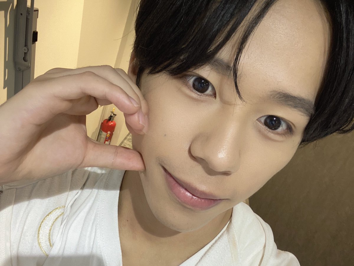 cloudten_member's tweet photo. 本日は特典会も公演もありがとうございました！！本当に幸せな時間でした❣️

そして公式アカウントでも告知がありましたが、僕・あべはる・あつしの3人で「SKE48のF&Cミュージック」に出演させていただきます！！！

憧れの相川暖花さんと共演させていただきました😭😭😭浅井裕華さん、MCのマッキーさんも本当に優しくて楽しくお話しさせていただきました🥹

公演のMCで告知したとき、Windsのみなさんが一緒に喜んでくださって本当に泣きそうでした！🥲いつもありがとうございます😭

また日が近づいたら告知させていただくので待っていてください！！

#Cloudten #松尾帆高