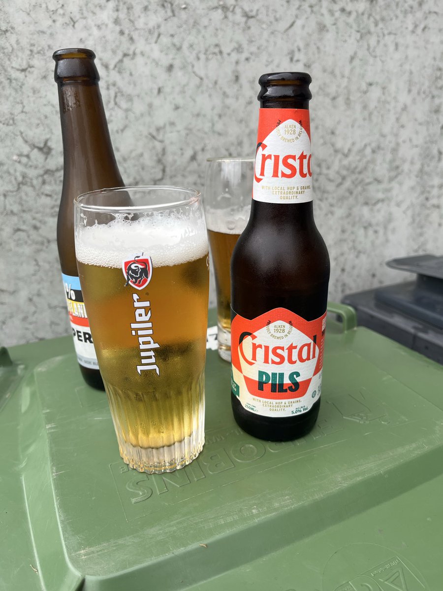 belgiumbier's tweet photo. 自転車屋でビールを出してもらえて判断力鈍りまくり
約5000ユーロもの自転車を買うことに
見積もり時より1000ユーロ上がってしまった。できる自転車屋さんだ https://t.co/lDIqvBdIES