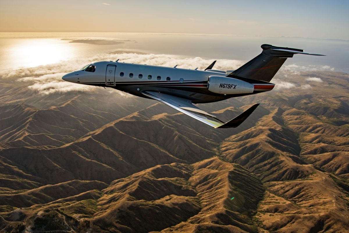 AeroBernie_'s tweet photo. ✈️ Cap sur l'innovation ! Flexjet prend livraison de son tout premier PRAETOR 600E d'Embraer, une merveille technologique dotée de la Smart Window™ OLED 4K. 🌐🚀
https://t.co/C1I3hbUaAT
#Flexjet #Praetor600E #Embraer #Aviation https://t.co/ZWuxSPCaak