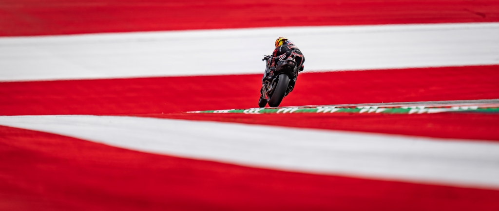 IntactGP's tweet photo. #AustrianGP 🇦🇹 #Moto2  #Q2 in the books

Another #FrontRow for @18ManuGonzalez with  🅿️2️⃣ - 1´32.502 +0.121

Unfortunate session for #81SennaAGIUS came to an early end after a highside crash: 🅿️1️⃣5️⃣ - 1´33.309 +0.928, Rider ok

#LIQUIMOLY  #Dynavolt  #IntactGP  at @redbullring https://t.co/SHQnf7rbgc