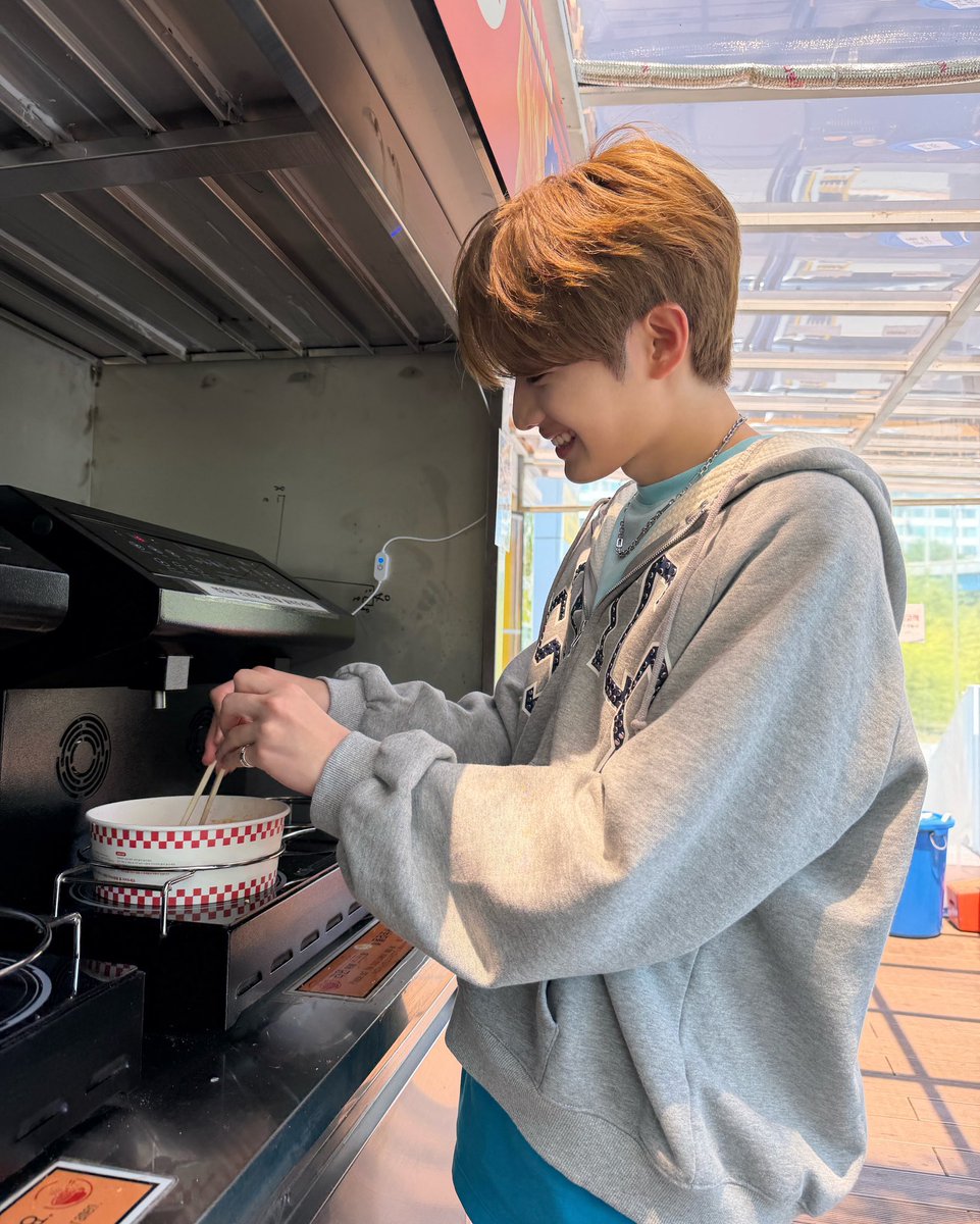 sanghteon's tweet photo. 260919 ald1 instagram #상현 #SANGHYEON 

MY Birthday ૮ ๑ᵔᯅᵔ๑ ა🎁^･-･^੭ https://t.co/saC2hZwgQ5
